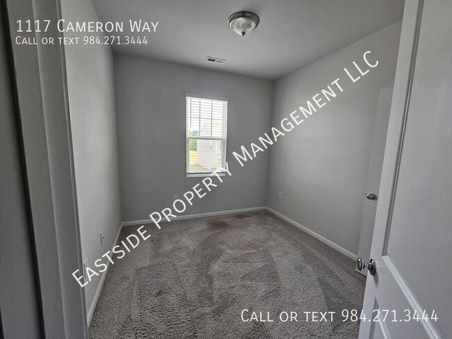 Building Photo - 1117 Cameron Wy