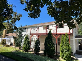 Building Photo - 2537 Taylor Ave