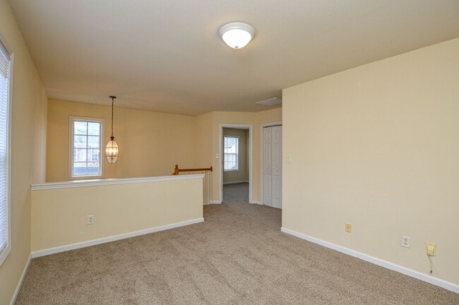 Building Photo - Charming 3 Bed, 2 Bath Home with fenced back yard!-**PRIMARY ON THE MAIN** COMING SOON!!!