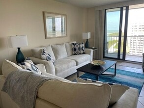 Building Photo - South Seas