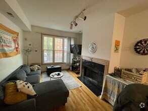 Building Photo - 3 bedroom in Chicago IL 60642