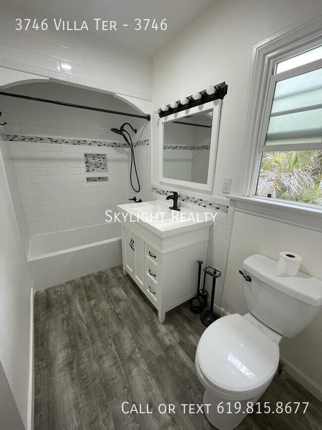 Building Photo - 3746 Villa Terrace