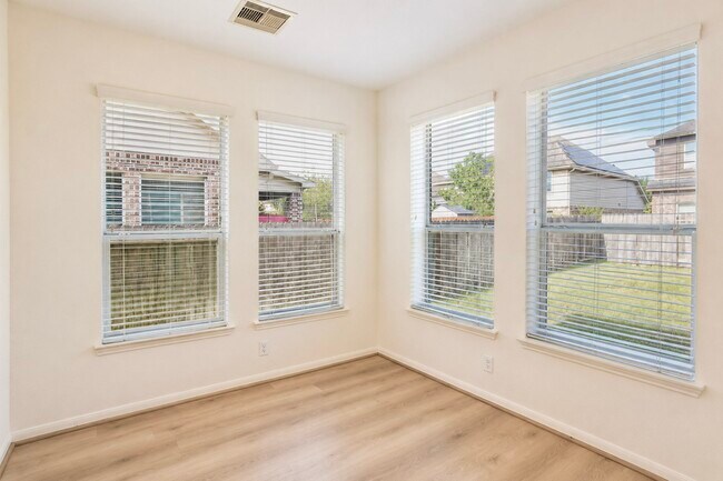 Building Photo - 3303 Belmont River Ln