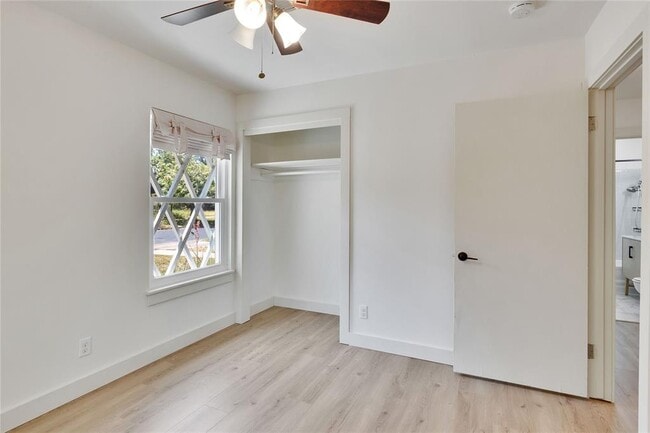Building Photo - 2102 Bristol Dr