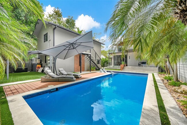 Building Photo - 145 NE 49th St