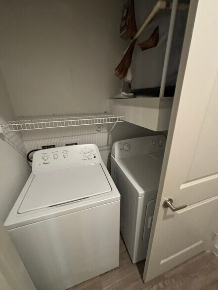 Building Photo - 1271 Sadler Drive