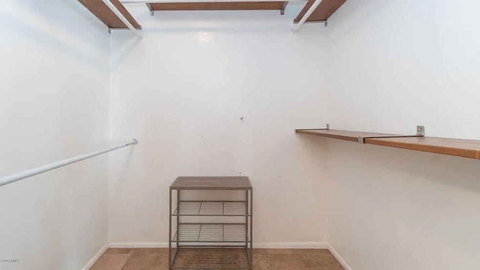 Building Photo - 318 W Sandra Ter