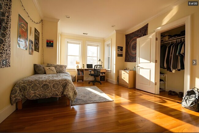 Building Photo - 74 Browne St