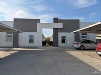 Building Photo - 9 Acacia St