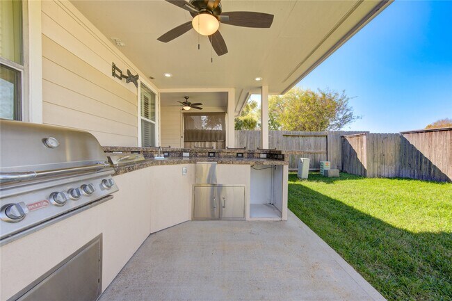 Building Photo - 14559 Gleaming Rose Dr