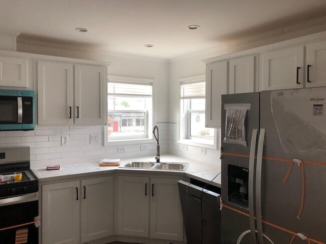 Building Photo - 69 Manchester St