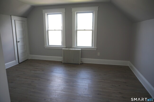 Building Photo - 3371 Main St