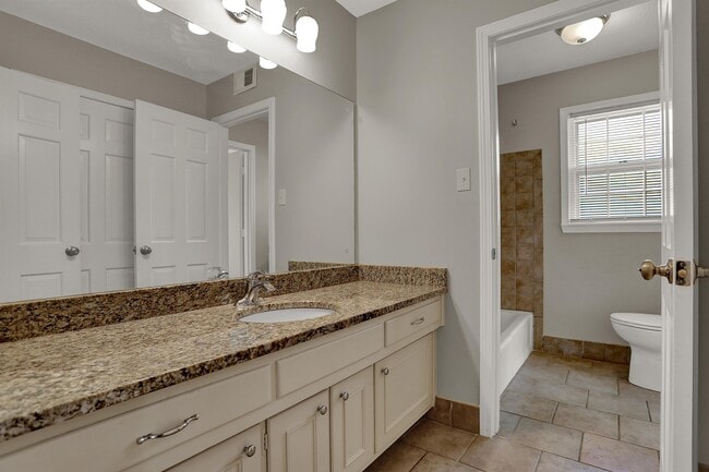 Building Photo - 5718 Rich Rd