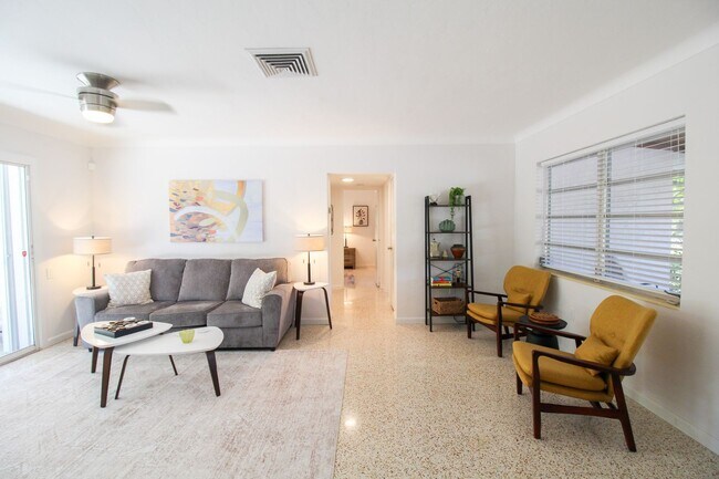 Building Photo - West of Trail Mid-Century Gem with New Designer Kitchen & Oversized Corner Lot