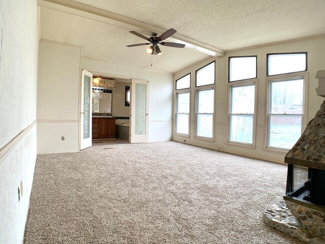 Building Photo - 2551 Farm Cir