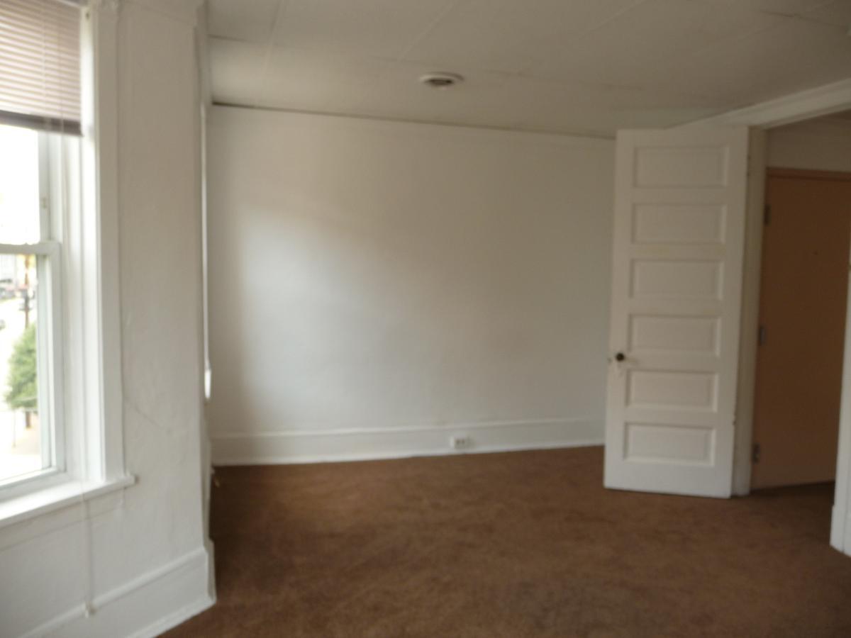 Building Photo - 218 N Craig St