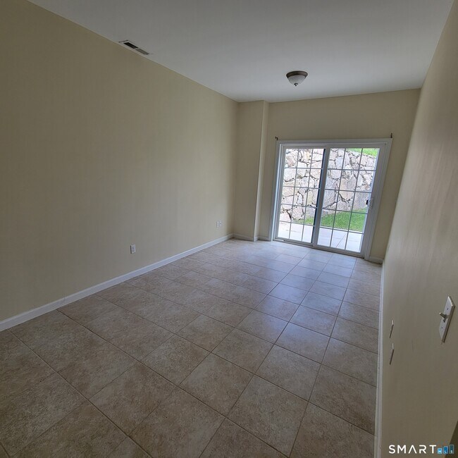 Building Photo - 19 Oak Meadows Dr