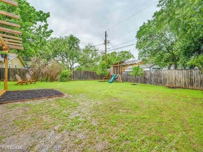 Building Photo - 4908 Dry Oak Trail