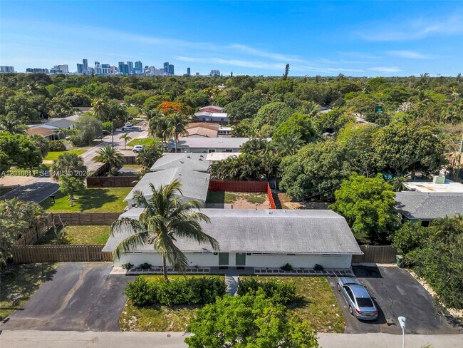 Building Photo - 700 NW 18th St