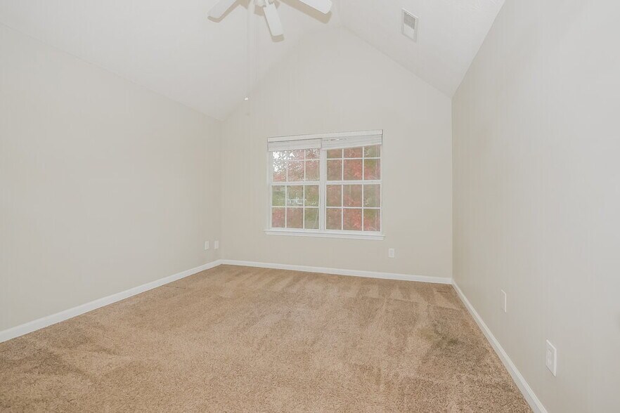 Building Photo - 112 Garrison Ln