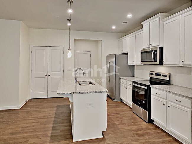 Building Photo - 504 Woodall Rd