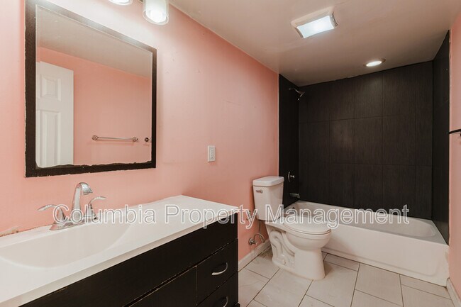 Building Photo - 3523 Warder St NW