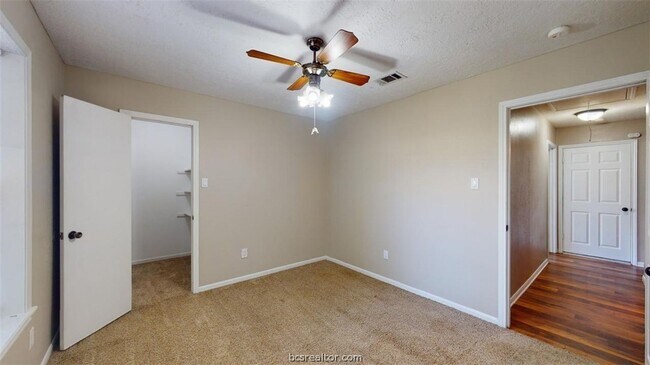 Building Photo - 3004 Longleaf Dr