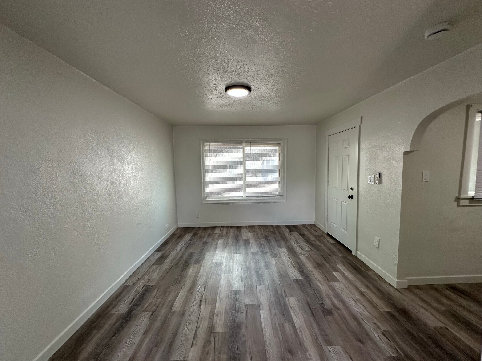 Building Photo - 614 E 600 S