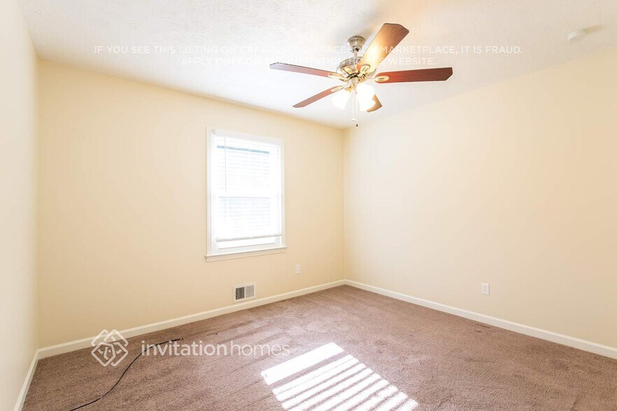 Building Photo - 4656 E Glen Ridge Cir