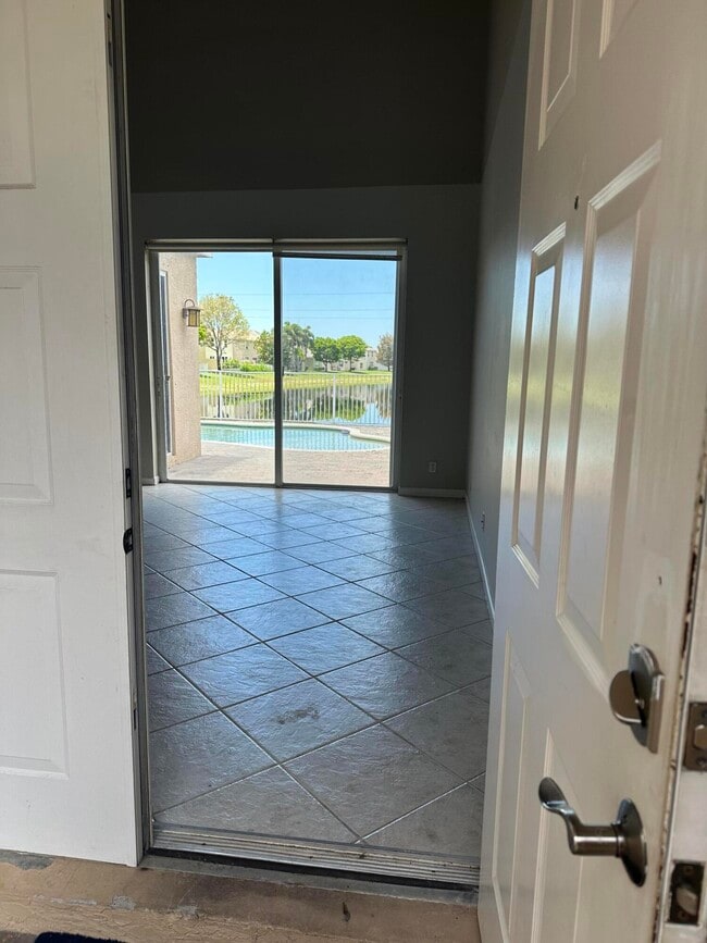 Building Photo - 127 Lancaster Way