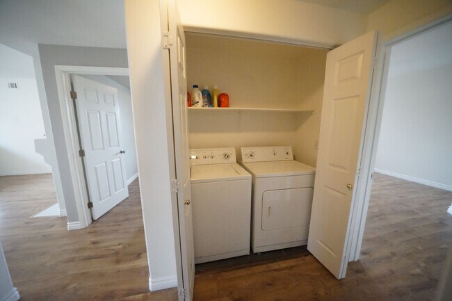 Building Photo - SHOWINGS START 4/1/2025