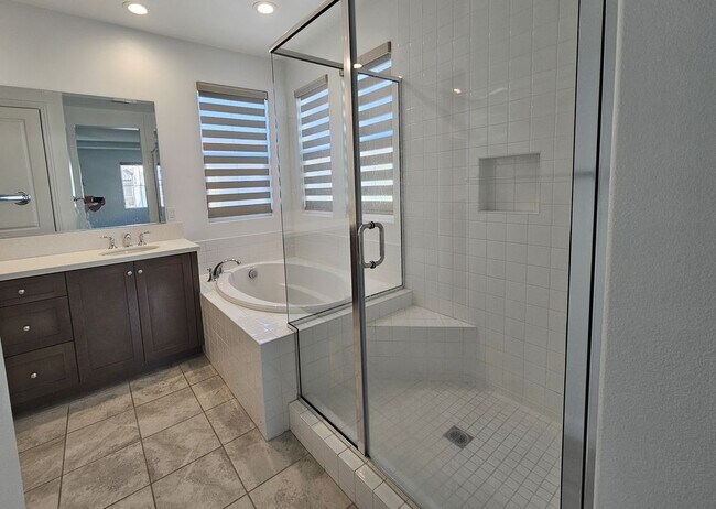 Building Photo - 20841 Acorn Cir