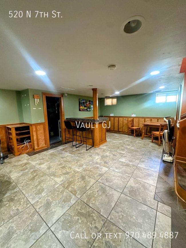 Building Photo - 520 N 7th St