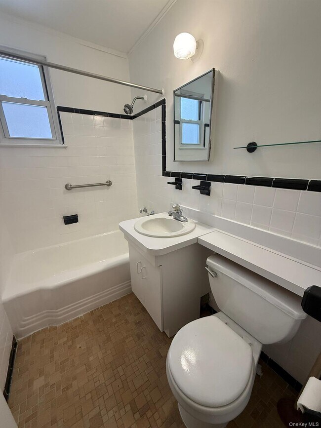 Building Photo - 175 Bryant Crescent