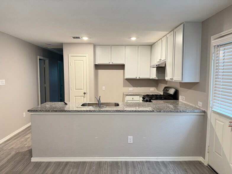 Building Photo - 13838 Ostrich Run