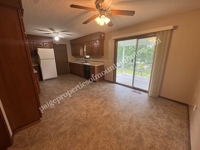 Building Photo - Post Oak Home