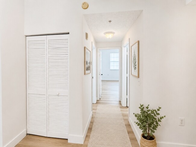 Building Photo - 10873 Windsor Walk Dr