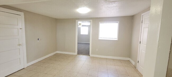 Building Photo - UPDATED COUNTRY PROPERTY