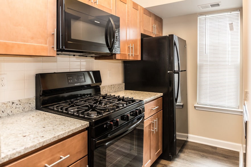 Building Photo - Greenhills Townhomes & Apartments