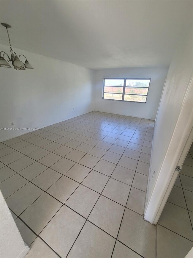 Building Photo - 1 bedroom in Aventura FL 33180