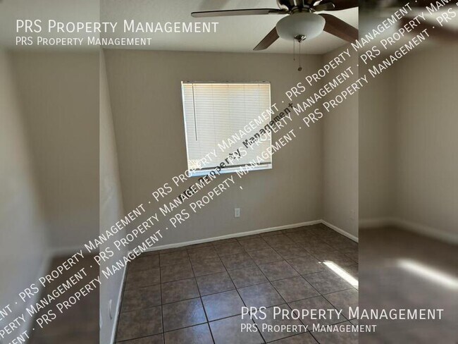 Building Photo - 10641 N 15th Ave