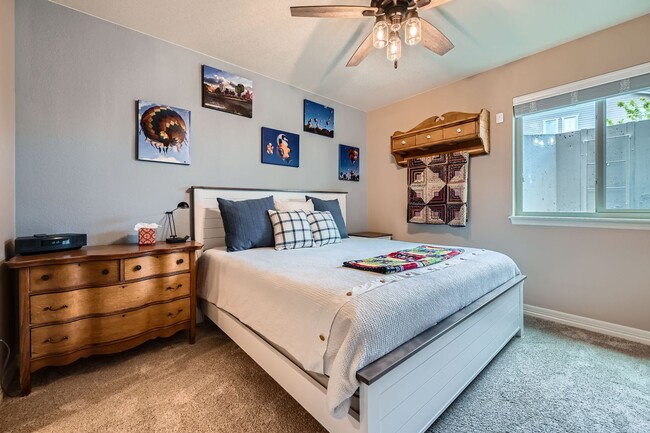 Building Photo - Luxury Living with Front Range Views, Hot ...