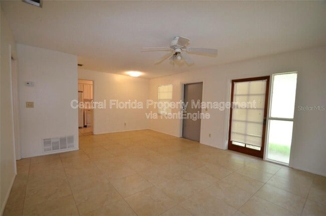 Building Photo - 2203 S Park Ave