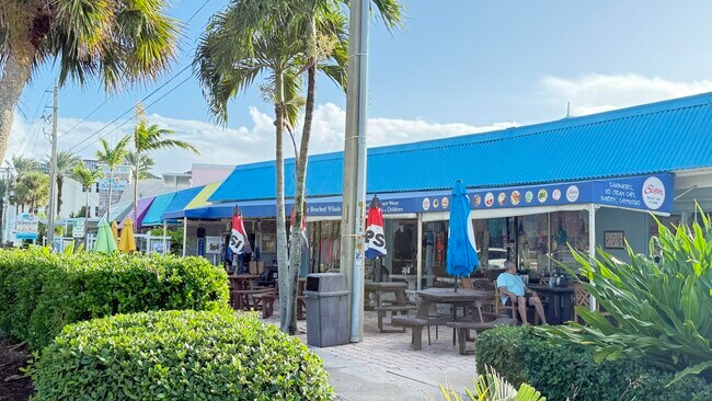 Building Photo - 6714 Rumine Cir