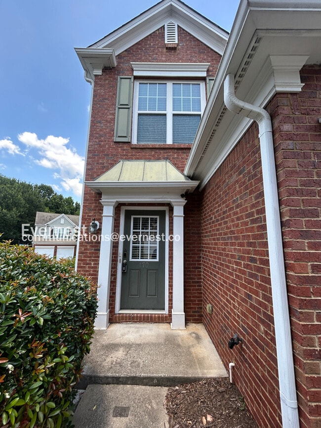 Building Photo - 170 Finchley Dr