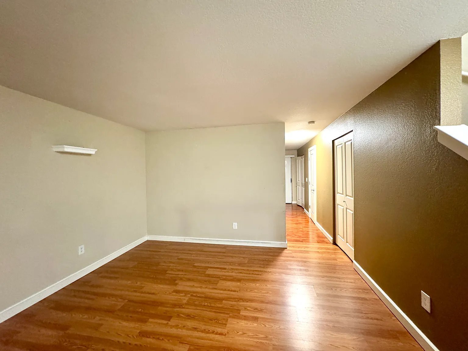 Building Photo - 412 Center Rd