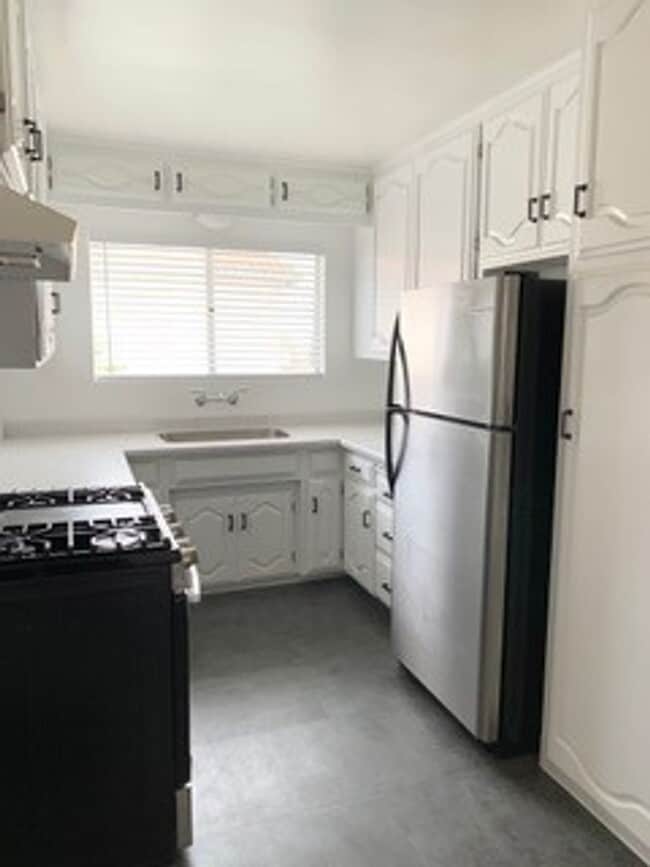 Building Photo - 18th Street