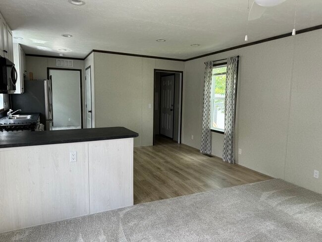 Building Photo - 48579 Leafdale Ct