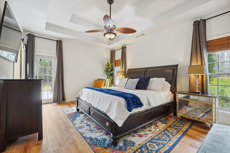 Building Photo - 135 Farr Lake Dr