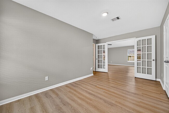 Building Photo - 21018 Solstice Point Dr
